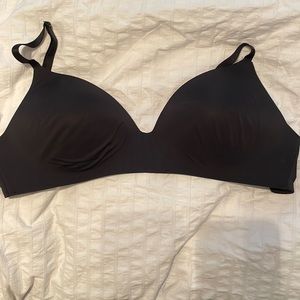Victoria secret t-shirt bra (34DD)